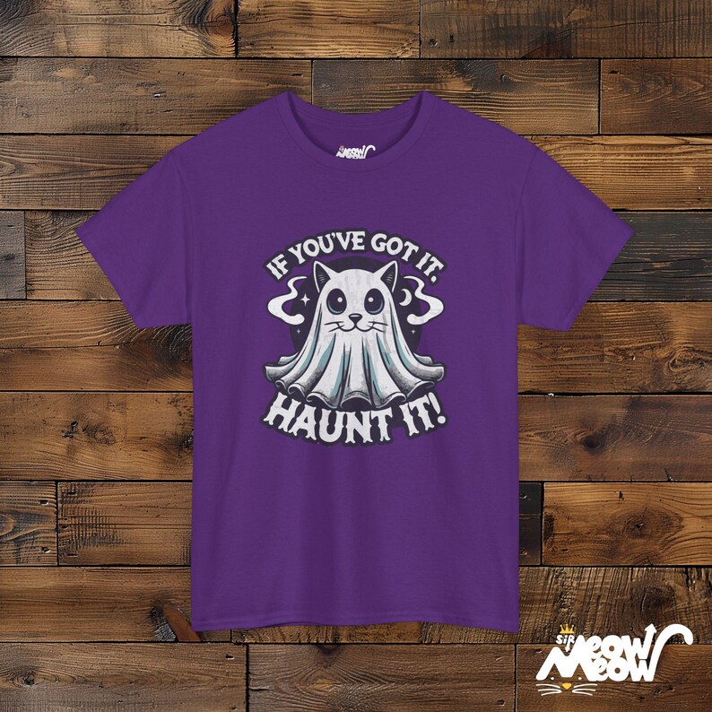 ゴーストキャットのハロウィンTシャツ、猫好きのための不気味なユニセックスシャツ Purple