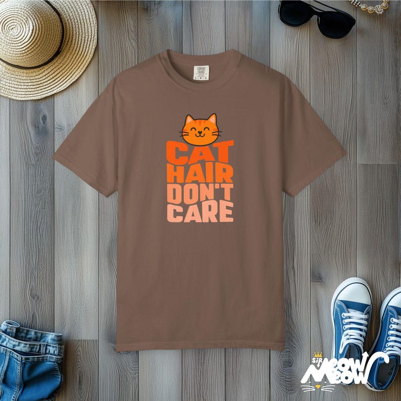 Camiseta Cat Hair Don't Care: Presente engraçado para mãe/pai de gato, camiseta com cores confortáveis Espresso