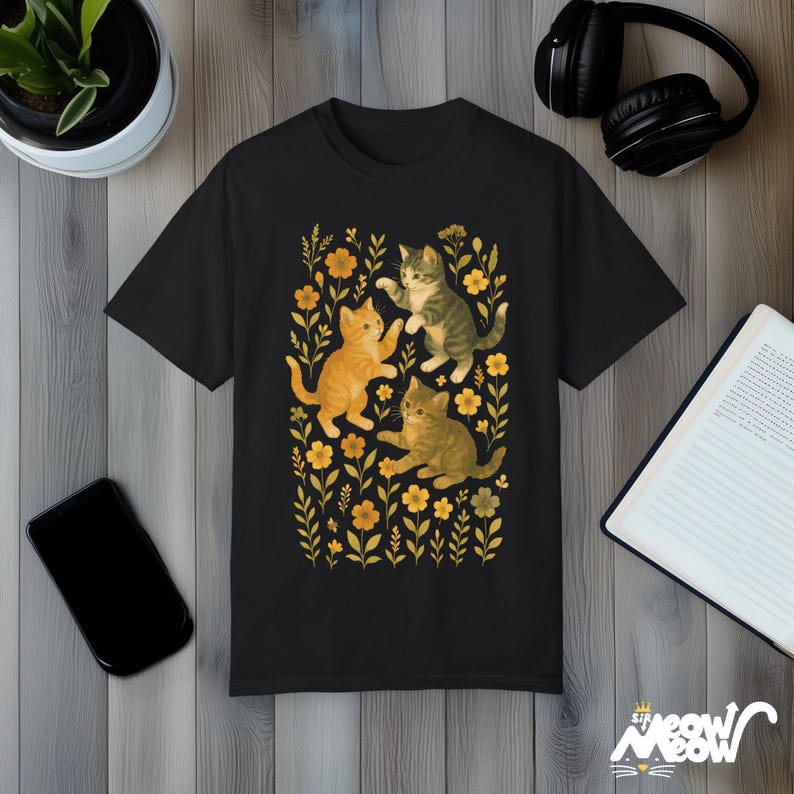 Comfort Colors Kitten T-Shirt: Vintage Floral Cat Tee, Cottagecore Gift Black
