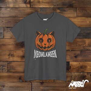 Meowlaween Halloween Cat Pumpkin Design, Spooky Fun Unisex T-Shirt for Cat Lovers Dark Heather