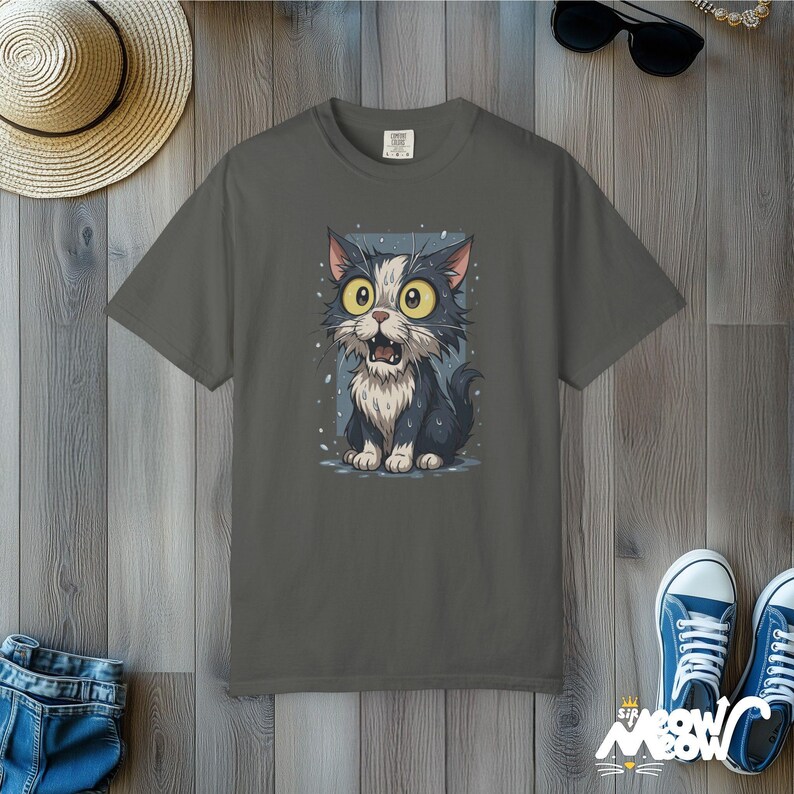 Funny Wet Cat T-Shirt: Wide-Eyed Kitty Graphic Tee Pepper