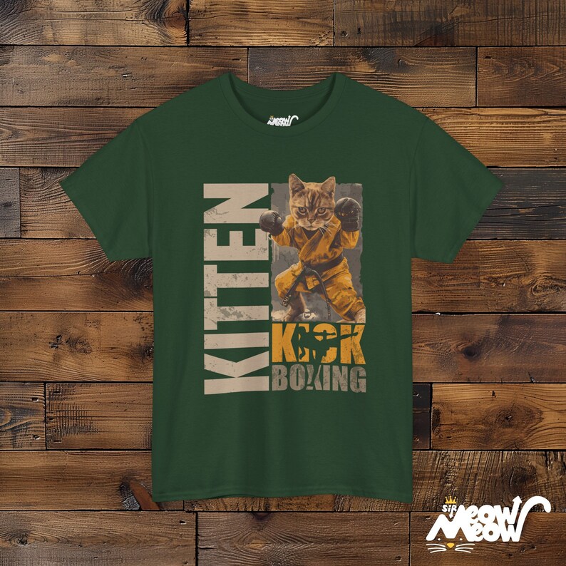 Grappig kickboks-T-shirt kitten: Cat Martial Arts-ontwerp Forest Green
