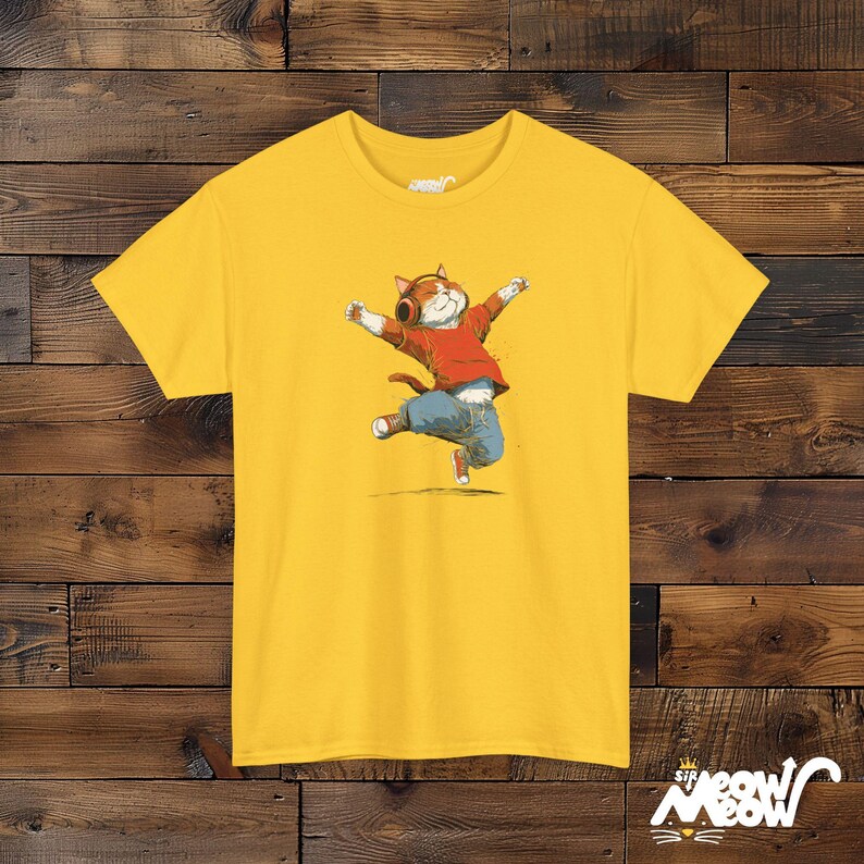 Dancing Cat T-Shirt: Music Headphones, Happy Cat Lover Gift Daisy
