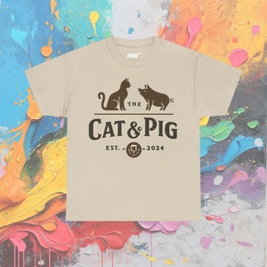 Schweinchen & Katze T-Shirt: Irish Pub Tierliebhaber Tee Sand
