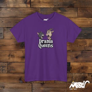 Drama Queens Lustiges Katzen- und Ziegen-T-Shirt - Humorvolles Tierliebhaber Geschenk Purple