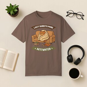 T-shirt Lazy Cat Burrito Comfort Colors - Cadeau amusant pour les amoureux des chats Espresso