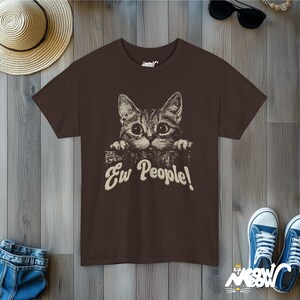 Camiseta de gato "Ew People": Diseño antisocial divertido imagen 9