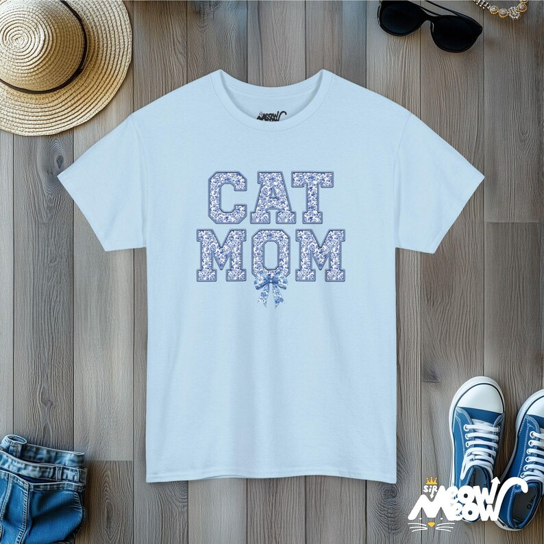 Chinoiserie Cat Mom T-Shirt: Blue Ribbon Toile Bow Light Blue