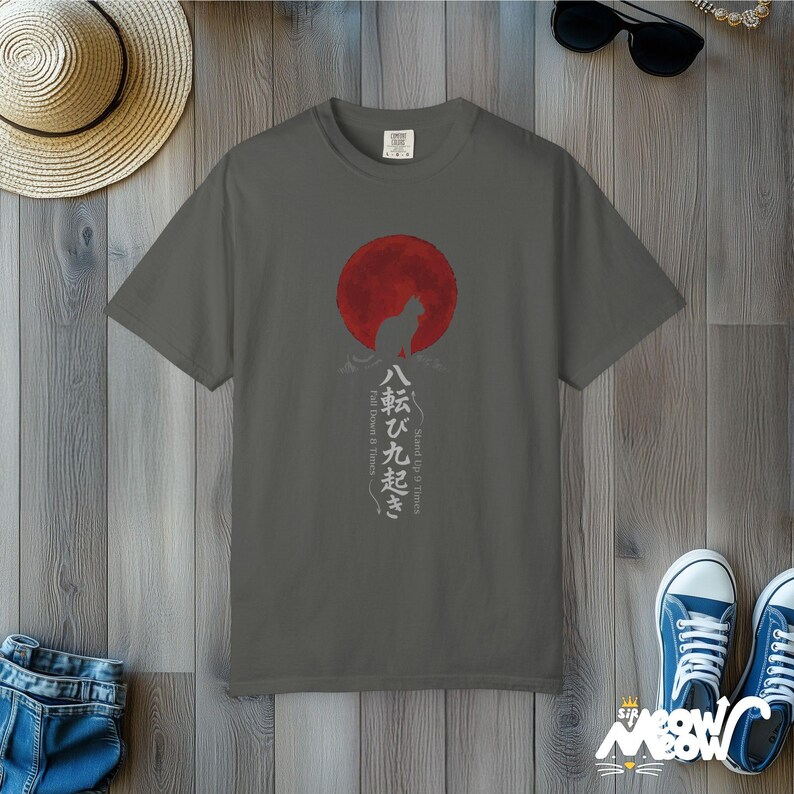 T-shirt Japanse kat Comfort Colors: Gothic Yami Kawaii Nine Lives-T-shirt Pepper