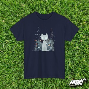 Floral Cat T-Shirt: Wildflower Nature-Inspired Unisex Tee Navy