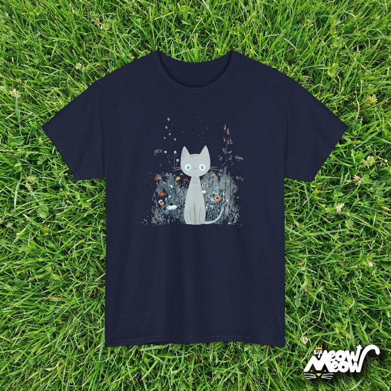 Floral Cat T-Shirt: Wildflower Nature-Inspired Unisex Tee Navy