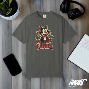 Catula Vampire Cat T-Shirt: Retro Halloween Comfort Colors Tee Pepper