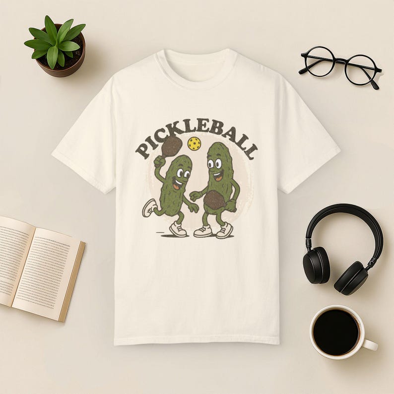 Rolig Pickleball-tröja: Comfort Colors Tee, retro pickle-ordvitsgåva Ivory