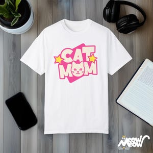 Cat Mom T-Shirt: Retro Graphic Comfort Colors Tee White
