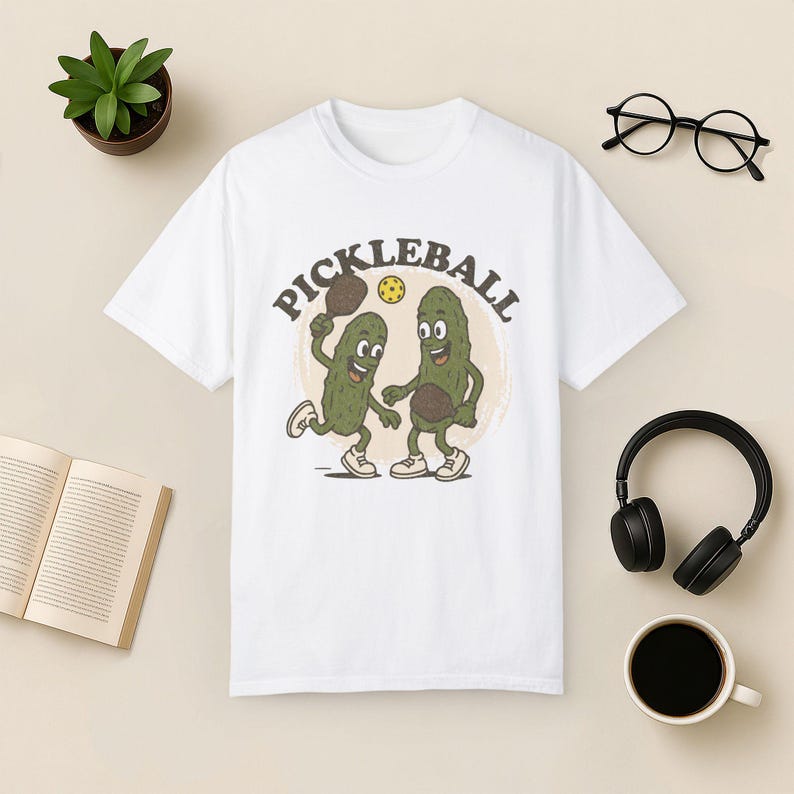 Rolig Pickleball-tröja: Comfort Colors Tee, retro pickle-ordvitsgåva White