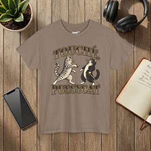 Touché Pussycat Fencing Cat T-Shirt, Funny Fencer Gift, Dueling Cats Graphic Tee, Gildan 5000 Brown Savana