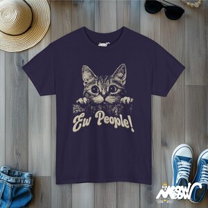 Camiseta de gato "Ew People": Diseño antisocial divertido imagen 5