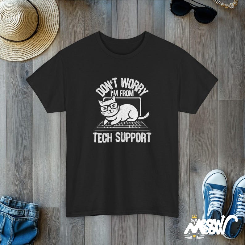 Funny Tech Support Cat T-Shirt: Geek Programmer Gift Black