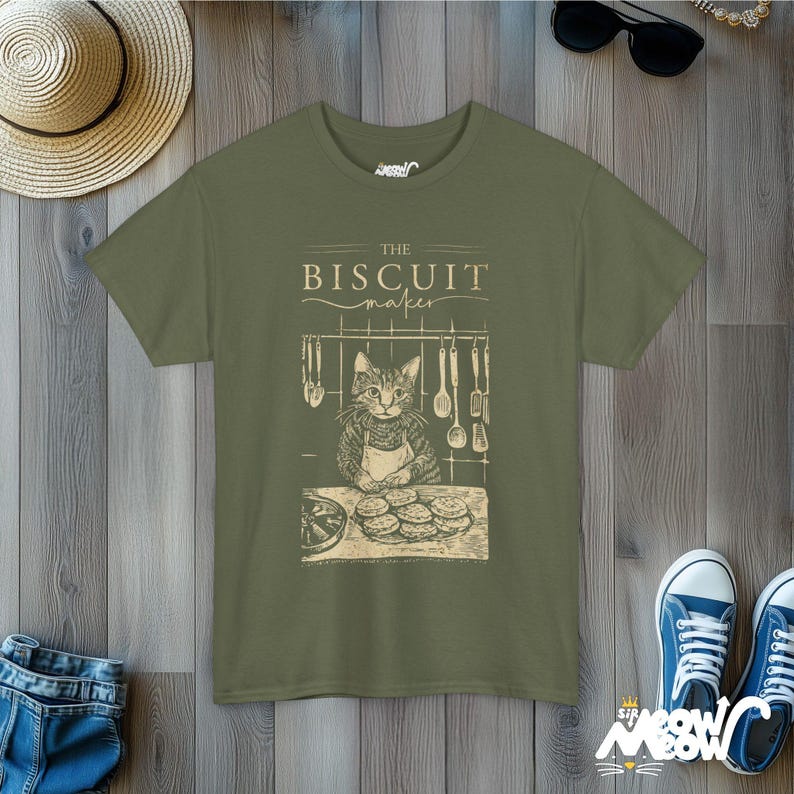Maglietta con gatto che prepara i biscotti: maglietta vintage da fornaio in cucina Military Green