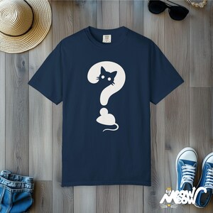 Comfort Colors Cat & Mouse T-Shirt: Minimalist Optical Illusion True Navy