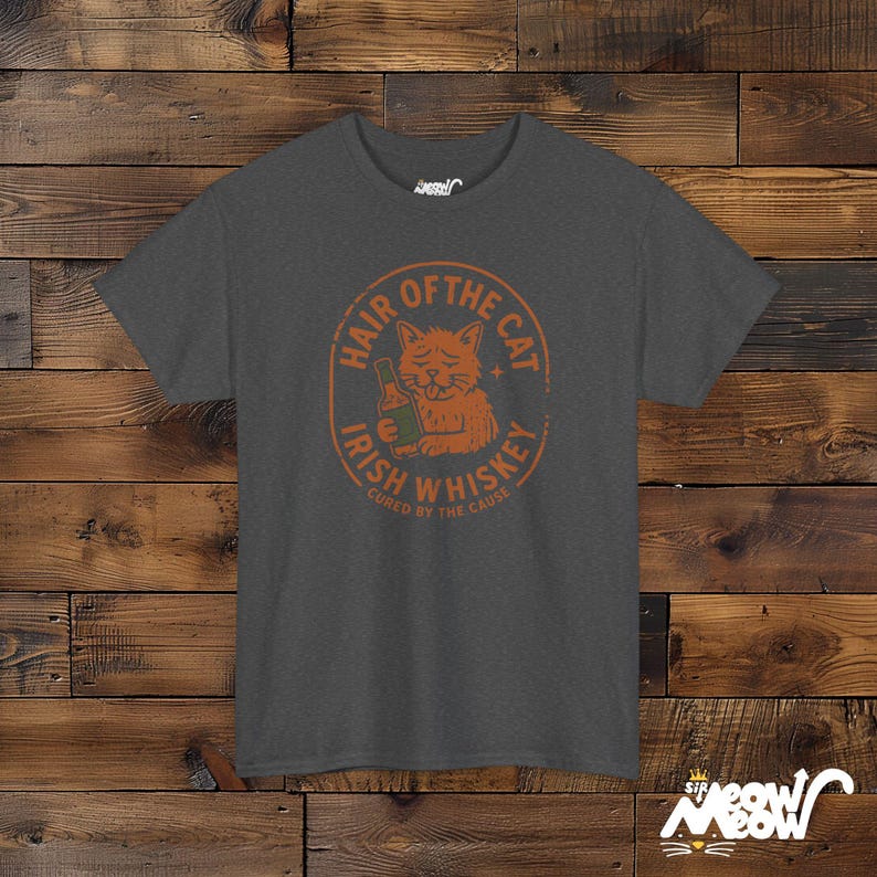 アイリッシュ・ウイスキー・キャット・シャツ、面白い二日酔いグラフィックTシャツ Dark Heather