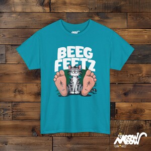 Bigfoot Cat T-Shirt: Funny "Beeg Feetz" Graphic Tee Tropical Blue