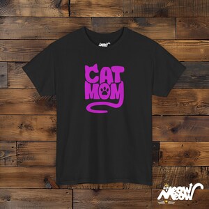 Neon Cat Mom T-Shirt: Retro Bubble Letter Design Black