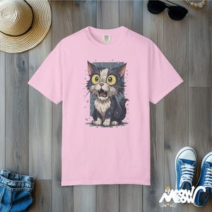Funny Wet Cat T-Shirt: Wide-Eyed Kitty Graphic Tee Blossom