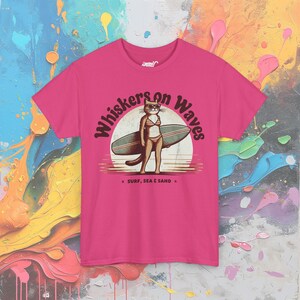 Camiseta de gato surfero: Bigotes en las olas, playera para amantes de la playa Heliconia
