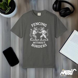 Comfort Colors Fencing Cat Shirt: Funny Vintage Fencer Tee Pepper