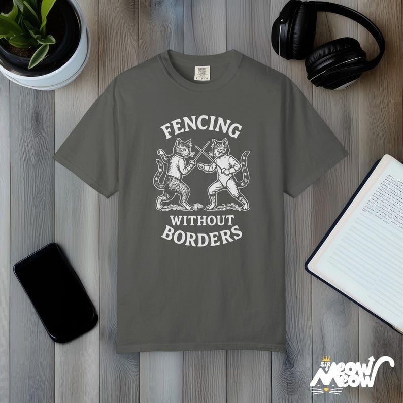 Comfort Colors Fencing Cat Shirt: Funny Vintage Fencer Tee Pepper