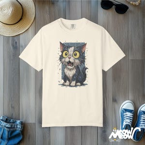 Funny Wet Cat T-Shirt: Wide-Eyed Kitty Graphic Tee Ivory