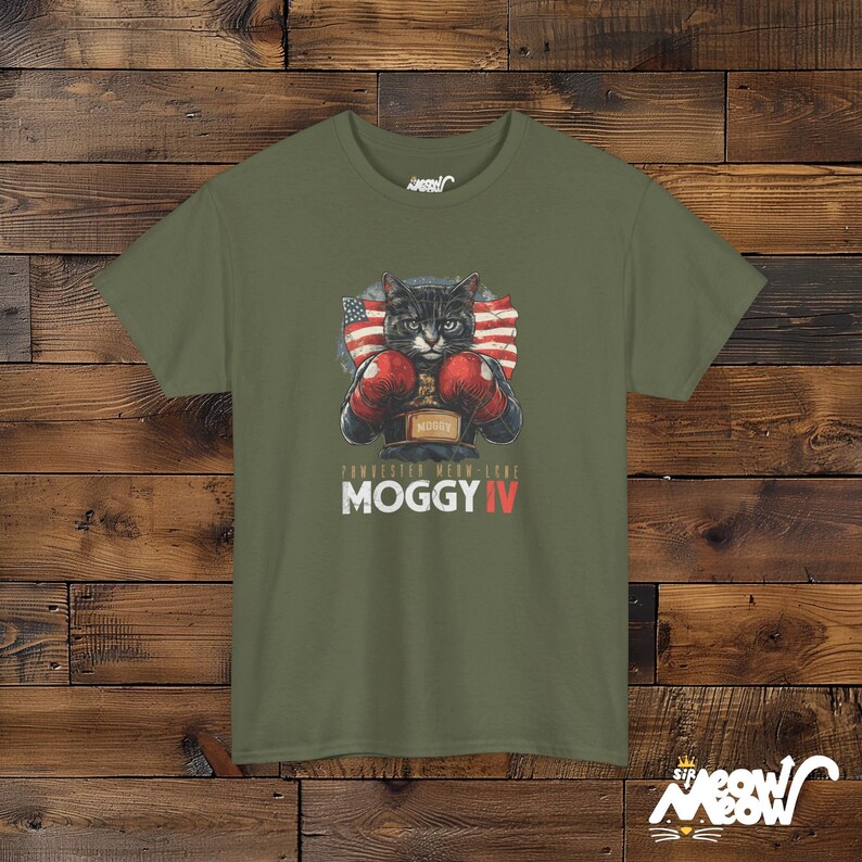 Camiseta divertida de gato boxeador: camiseta parodia de Moggy IV Military Green