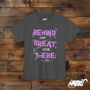 Camiseta divertida para amantes de los gatos: diseño frontal y posterior con gráfico de gatito. Dark Heather