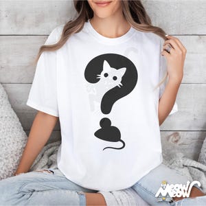 Comfort Colors Cat & Mouse T-Shirt: Minimalist Optical Illusion White