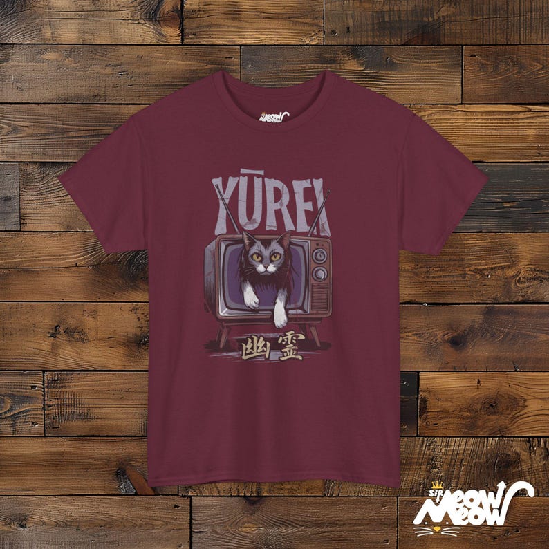 Griezelige kat Yurei komt van tv, op horror geïnspireerde kat, uniseks T-shirt, spookachtige Halloween Feline Vibes afbeelding 4