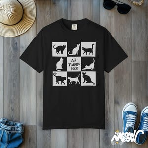 Minimalistyczna koszulka z sylwetką kota: Komfortowa koszulka unisex Black