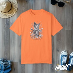 Cottagecore Katzen-T-Shirt: Vintage Kätzchen Blumenmuster Melon