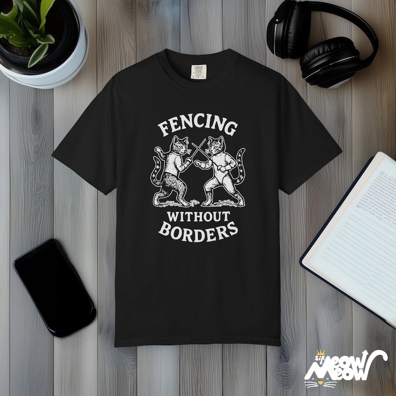 Comfort Colors Fencing Cat Shirt: Funny Vintage Fencer Tee Black