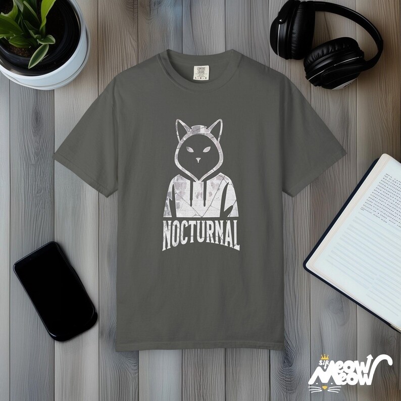 Camiseta Gato Nocturno: Diseño de sudadera urbana con capucha Pepper