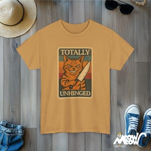 Unhinged Cat Knife T-Shirt: Funny Psycho Cat, Retro Style Old Gold