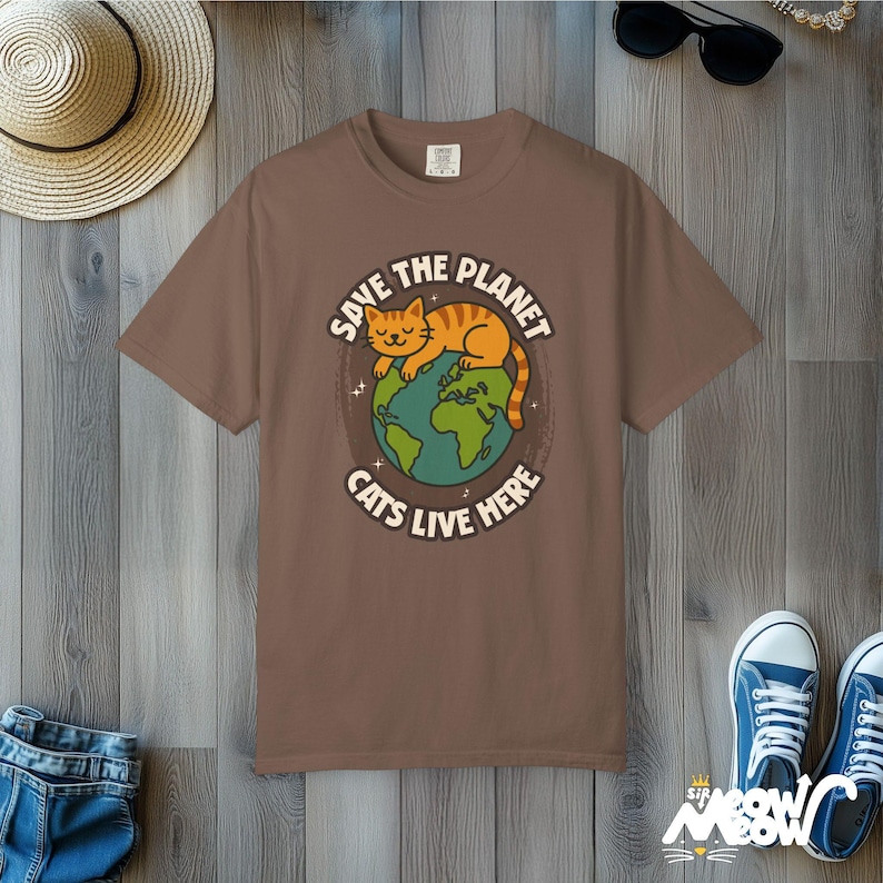 コンフォートカラーズ アースデイ キャットシャツ：地球を救えTシャツ Espresso