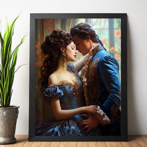 Op de afbeelding: Een romantisch schilderij van een stel in historische kleding, dat elkaar omhelst en in elkaars ogen kijkt. De vrouw draagt een blauwe en gouden jurk, de man een blauw en gouden pak. Ze staan voor een raam met uitzicht op een tuin.