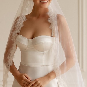 Lace veil, Lace trim veil, Lace scalloped edge ivory veil, Wedding veil lace, Royal veil, Chapel length veil, Embroidery veil