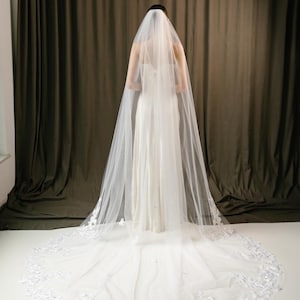 Lace trim veil, Lace bridal veil, Elegant veil, Cathedral veil lace, Chapel veil, Classic lace veil, Catholic veil