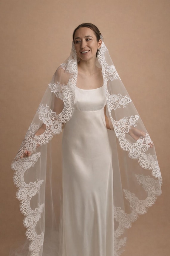 Ivory Mantilla Wedding Veil With Scalloped Lace Edge , Lace 