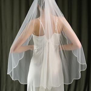Bridal veil with pearls, Pearls edge veil, Elegant fingertip veil, Ivory wedding veil, Fingertips length veil