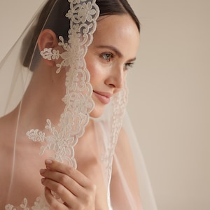 Mantilla lace wedding veil, Lace edge bridal veil, Lace veil, Ivory lace veil, Church wedding veil, Scalloped edge veil