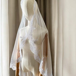 Lace veil, Mantilla veil, Ivory wedding veil, Chapel wedding veil, Catholic mantilla, Elegant veil, Venice lace veil, Lace veil long