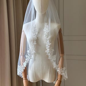 Lace edge bridal veil, Lace wedding veil, Church wedding veil, Scalloped edge veil, Fingertip veil, Lace veil with comb, Flower lace veil